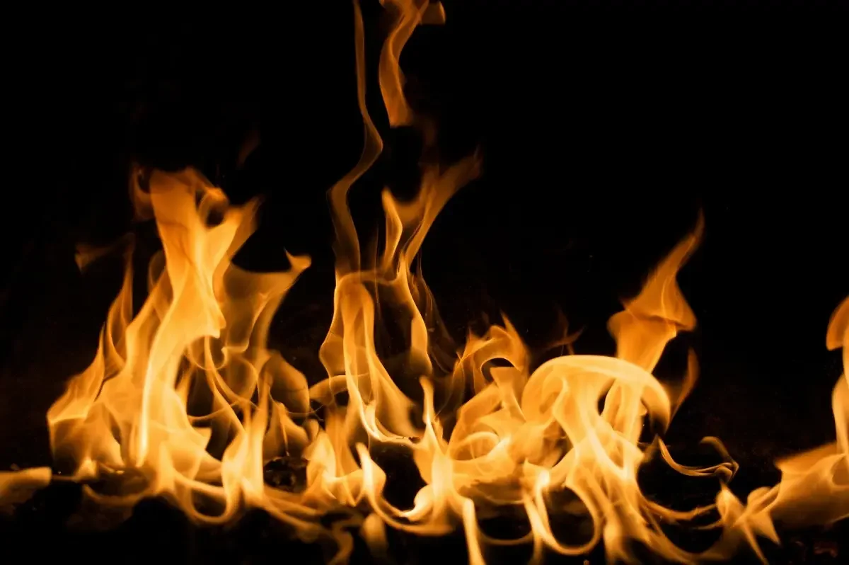 Өскеменде өрт сөндірушілер 14 адамды құтқарды