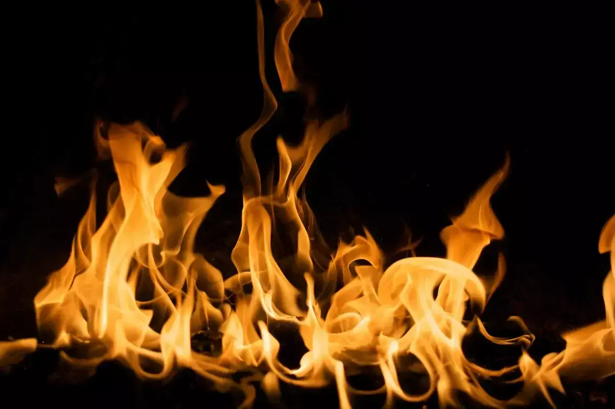 Өскеменде өрт сөндірушілер 14 адамды құтқарды