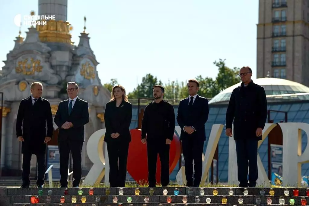 Лидеры Европы прибыли в Киев на саммит о перемирии