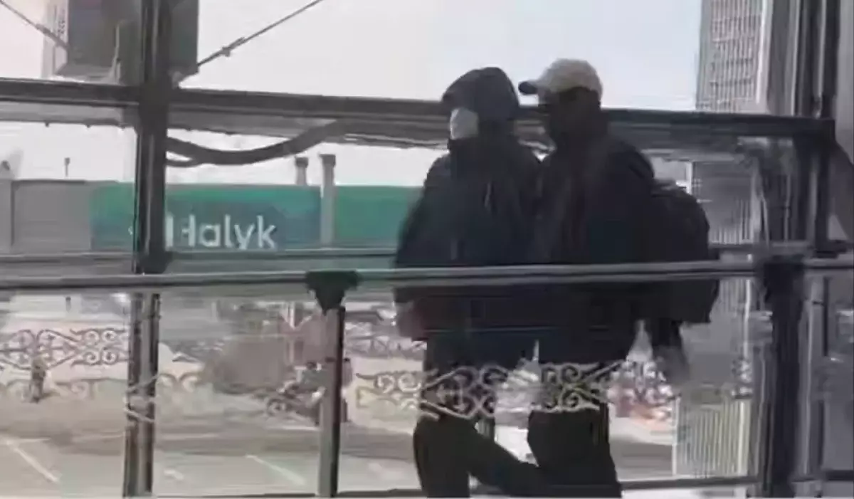 Обман на 45 млн тенге: подозреваемого в мошенничестве казахстанца экстрадировали из Польши