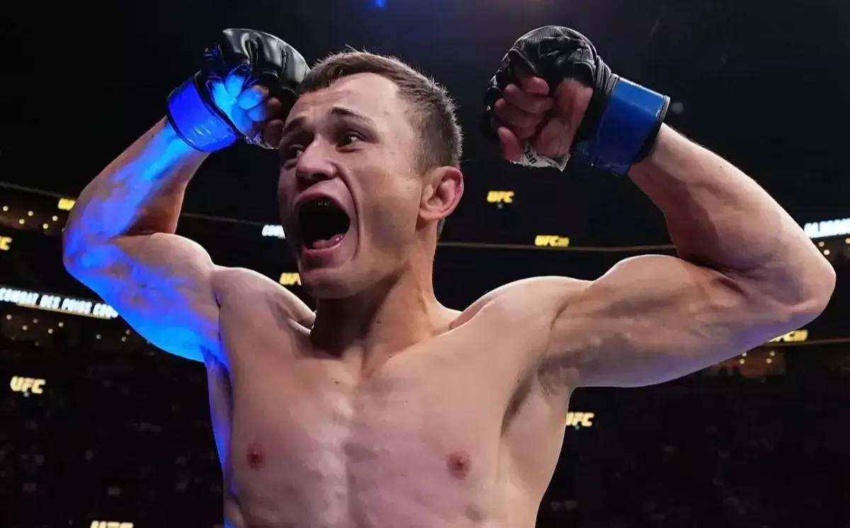 Бекзат Алмахан UFC-де қарсыласын 64 секундта нокаутқа түсірді (ВИДЕО)
