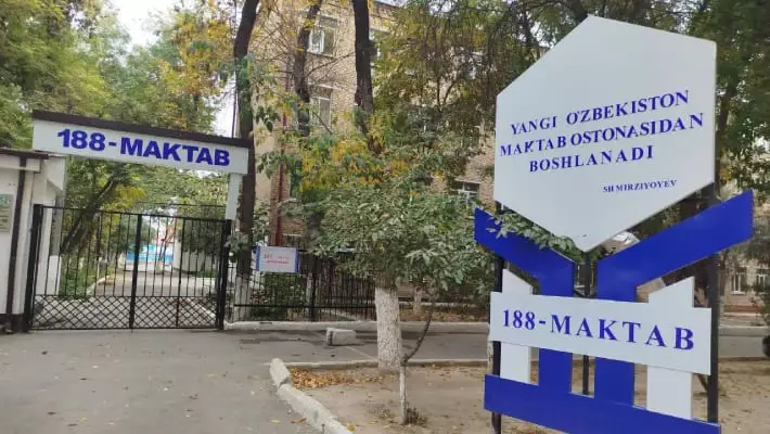 Власти объяснили ситуацию с увольнением учителя школы в Ташкенте за песни к 9 мая
