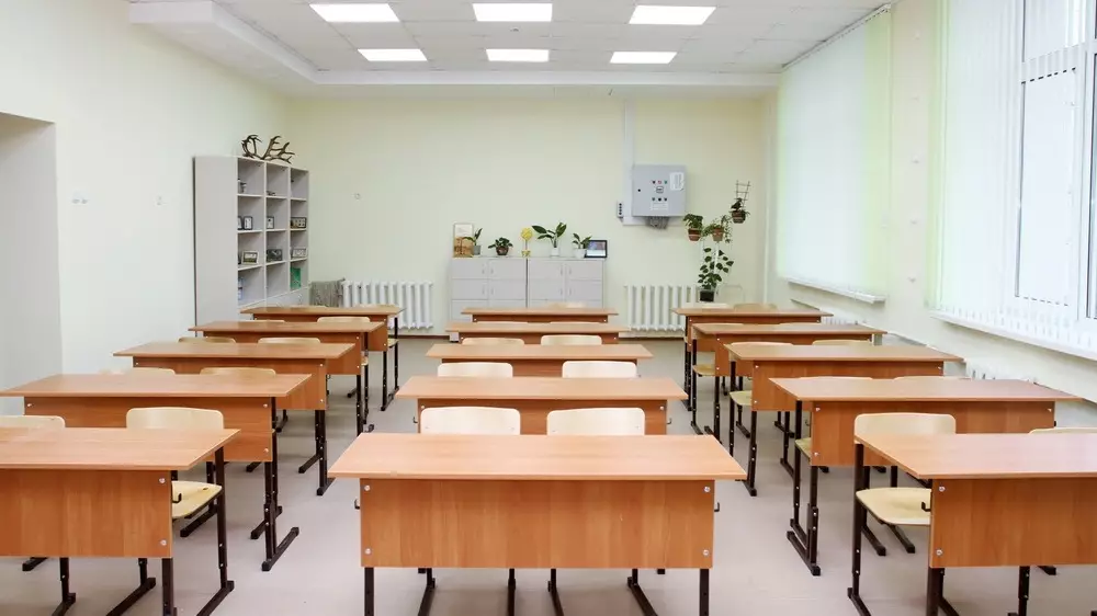 Ауыл мектебіне ауыр шабуыл жасалып, 20 оқушы қаза тапты