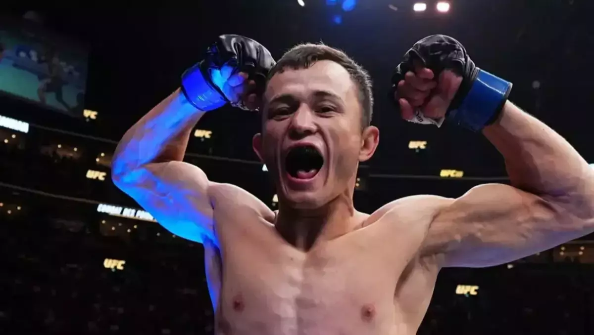 UFC Нурмагомедовты нокдаунға жіберген қазақ жігітіне байланысты шешім қабылдады