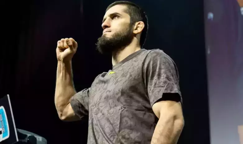 Озвучена дата боя Махачева за титул UFC в весе Рахмонова