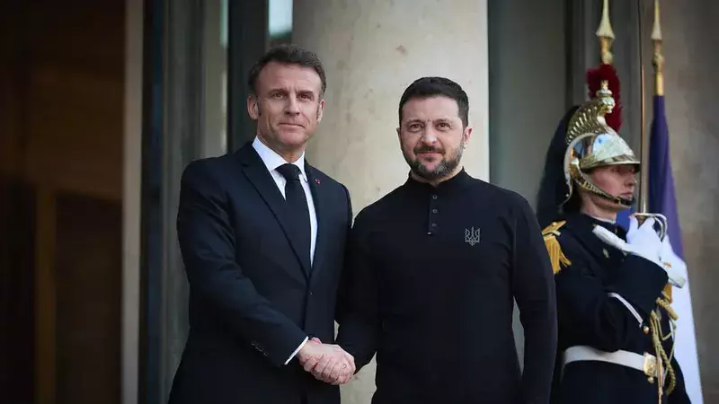 Макрон признался, что Франция больше не сможет поставлять оружие Украине