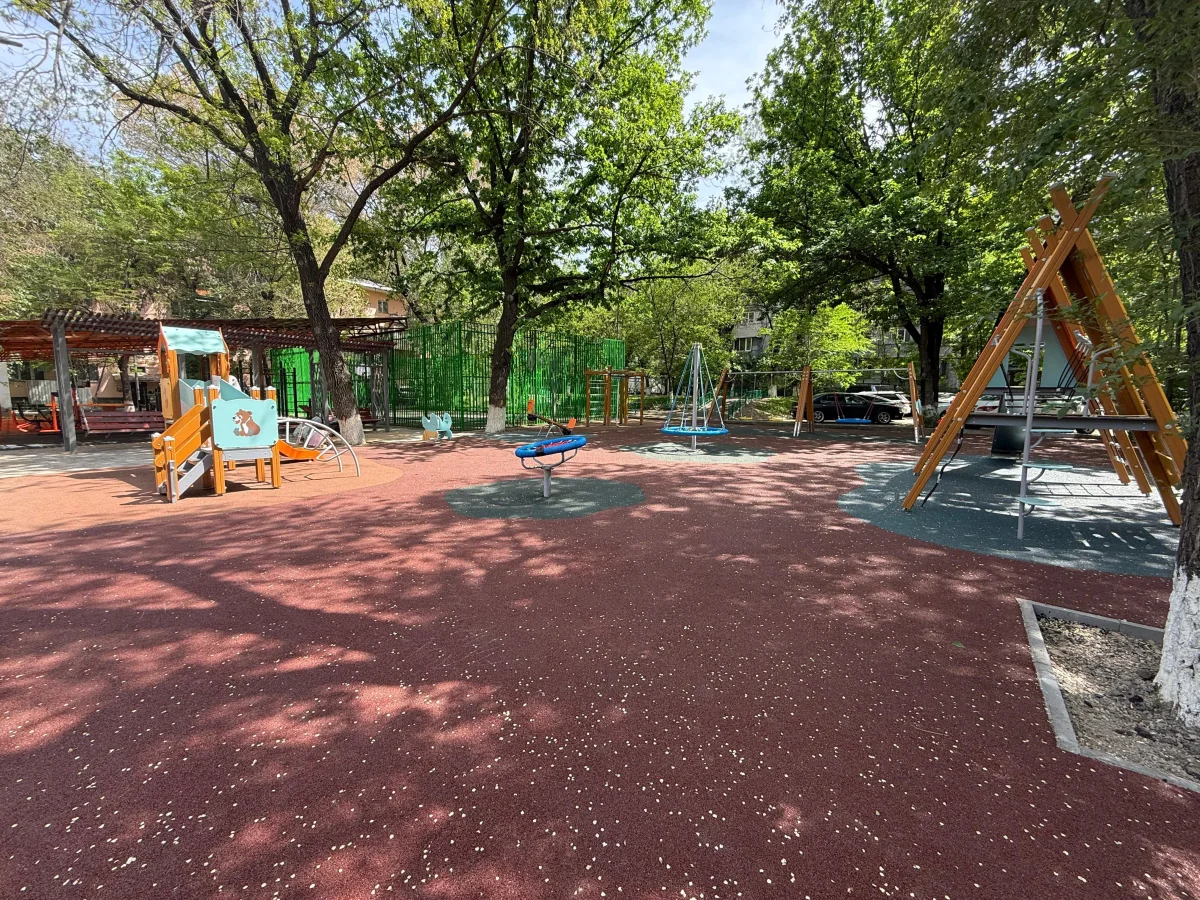 Алматының Алмалы ауданында биыл 56 аула көріктендіріледі