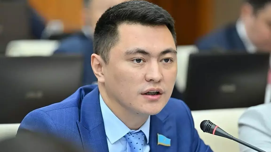 "Кешірім сұраймын!" - Сара Назарбаеваның қайтыс болғаны туралы жалған ақпарат депутат Мұқаевтың да парақшасында жарияланды (Видео)