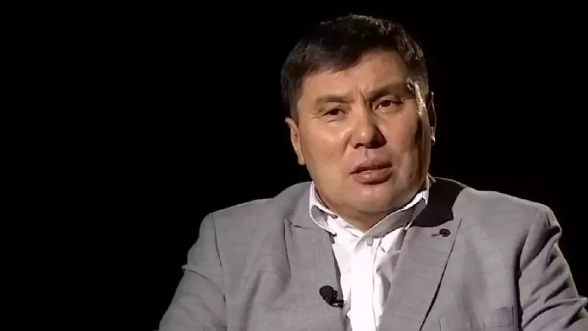 «Адам саналы болған сайын, өмір соғұрлым ауырлай түседі»: Омар Жәлел Абай туралы айтып жылады (ВИДЕО)