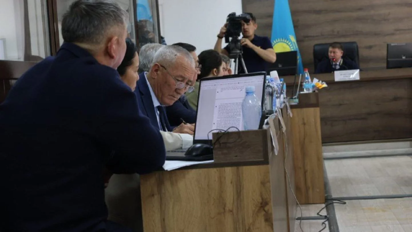 «Нұрғанатты да, Шерзатты да, Қаржаубайды да ұрмадым»: Азамат Тоқтаубаев сотта жауап берді