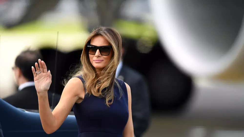 Исчезновение статуи Мелании Трамп расследуют в Словении