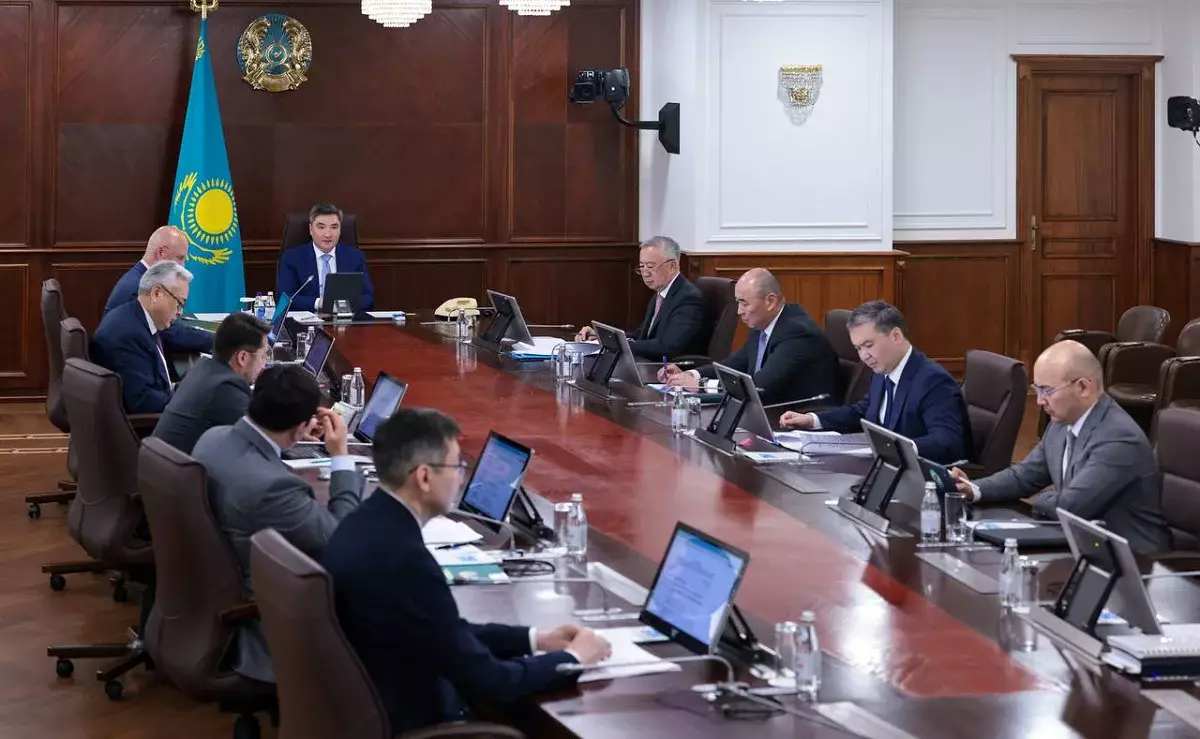 Олжас Бектенов Шетелдік инвесторлар кеңесінің аралық отырысын өткізді