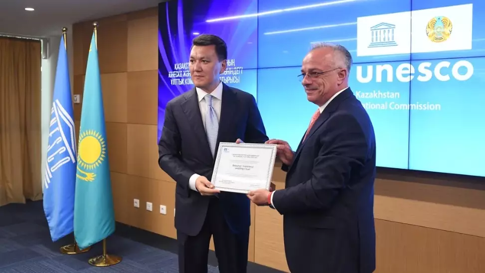 "ЮНЕСКО-ның Бүкіләлемдік мұралар тізіміне Маңғыстаудағы жерасты мешіттерін енгізу жөнінде өтінім берілді" - Ерлан Қарин