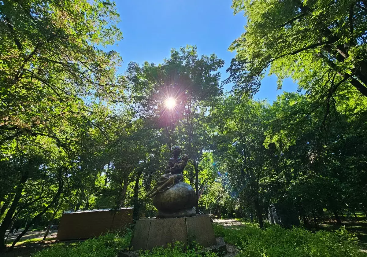 Бүгін кей өңірде аптап ыстық болса, кей өңірде жаңбыр жауады