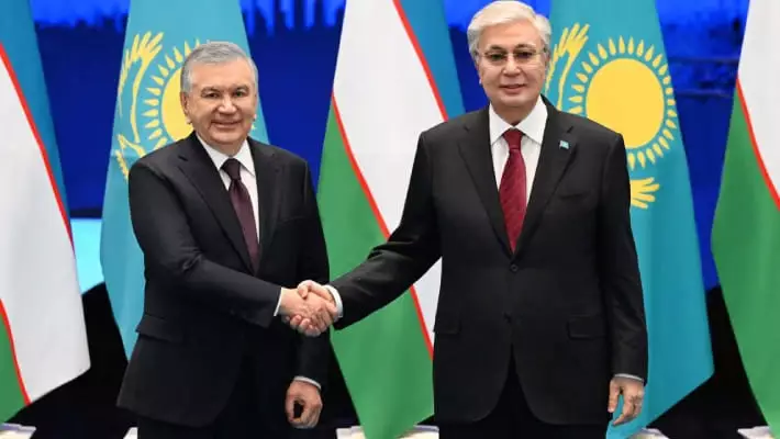 Шавкат Мирзиёев поздравил Токаева с днем рождения