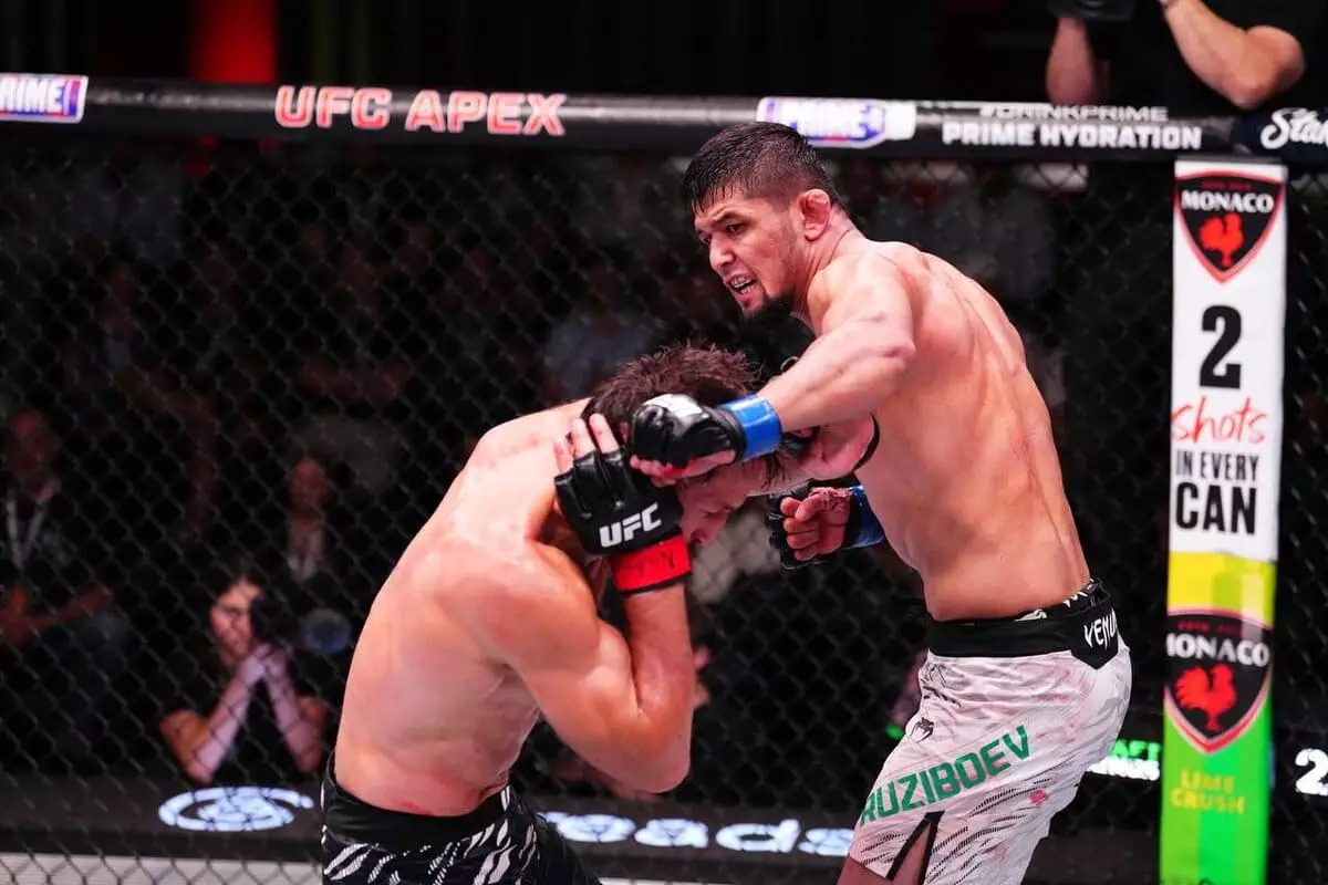 Өзбекстандық файтер UFC турнирінде төртінші рет жеңді (ВИДЕО)
