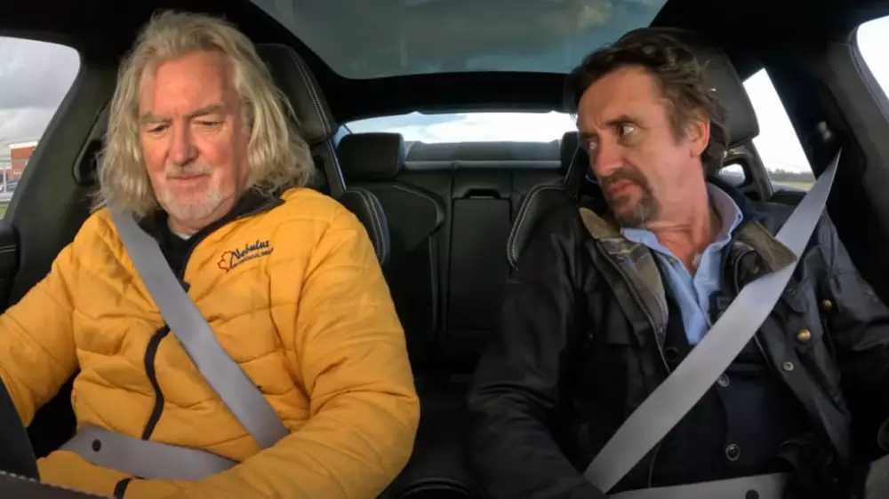 Хаммонд и Мэй в последний раз проехались по трассе Top Gear