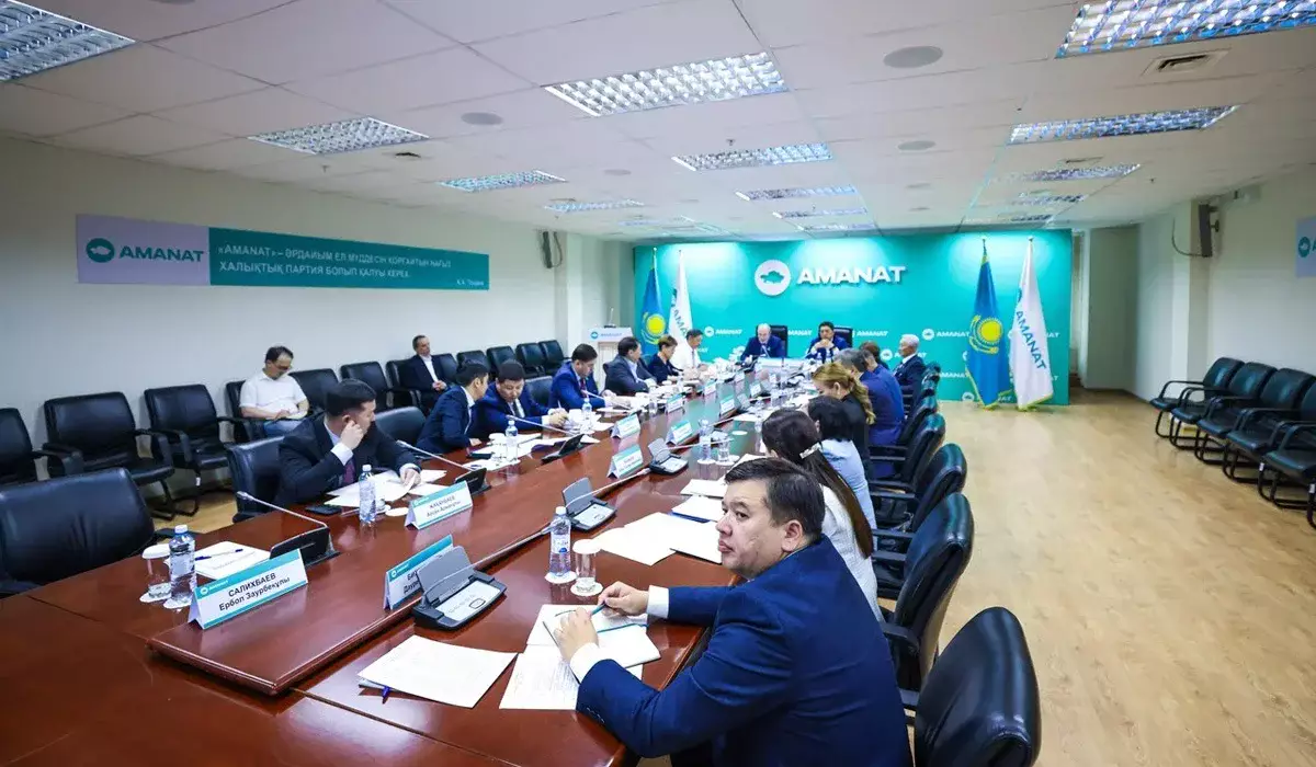 Жұмыс істеуге құлықсыз мәслихат депутаттары мандатынан айырылады – «AMANAT»-тың Партиялық бақылау комитеті
