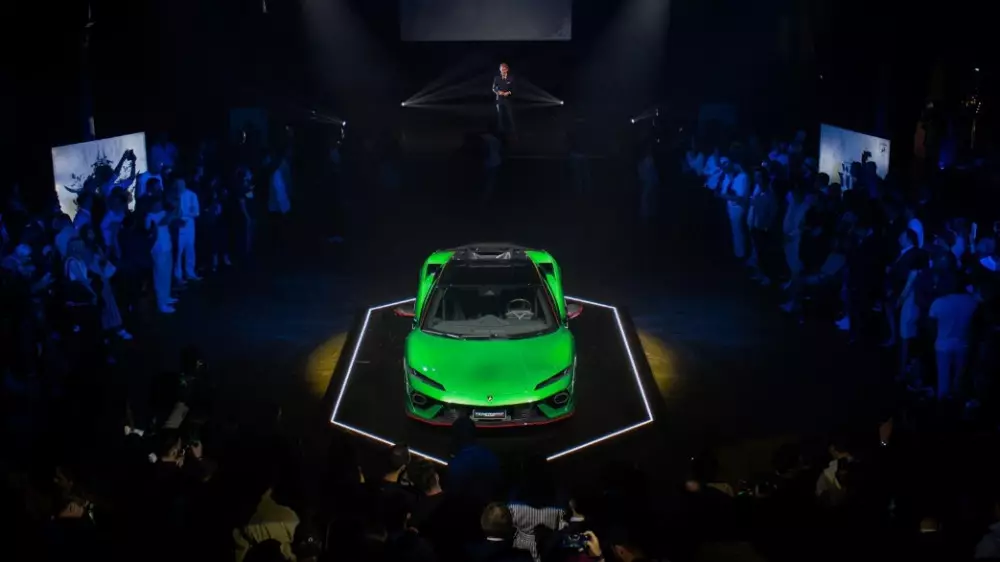 Lamborghini Temerario: гибридного хищника представили во Франции