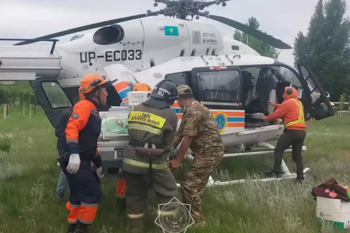 Оралдағы аурухананың ауласына тікұшақ шұғыл қонды