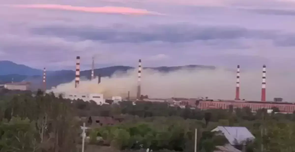 Жителям Усть-Каменогорска рекомендовали респираторы из-за загрязнения воздуха