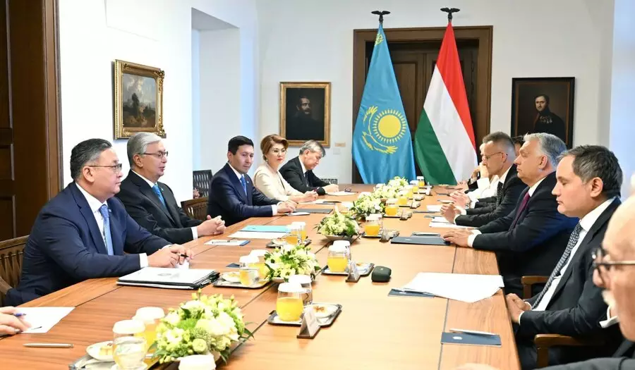 Тоқаев Мажарстан Премьер-министрімен келіссөз жүргізді