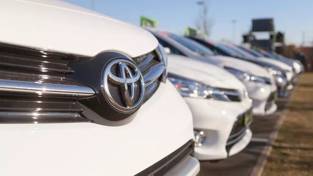 Toyota отзывает более 400 тысяч автомобилей: причины