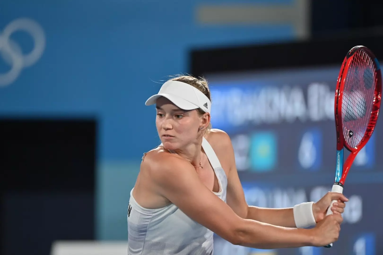 Елена Рыбакина пробилась в 1/4 финала теннисного турнира во Франции