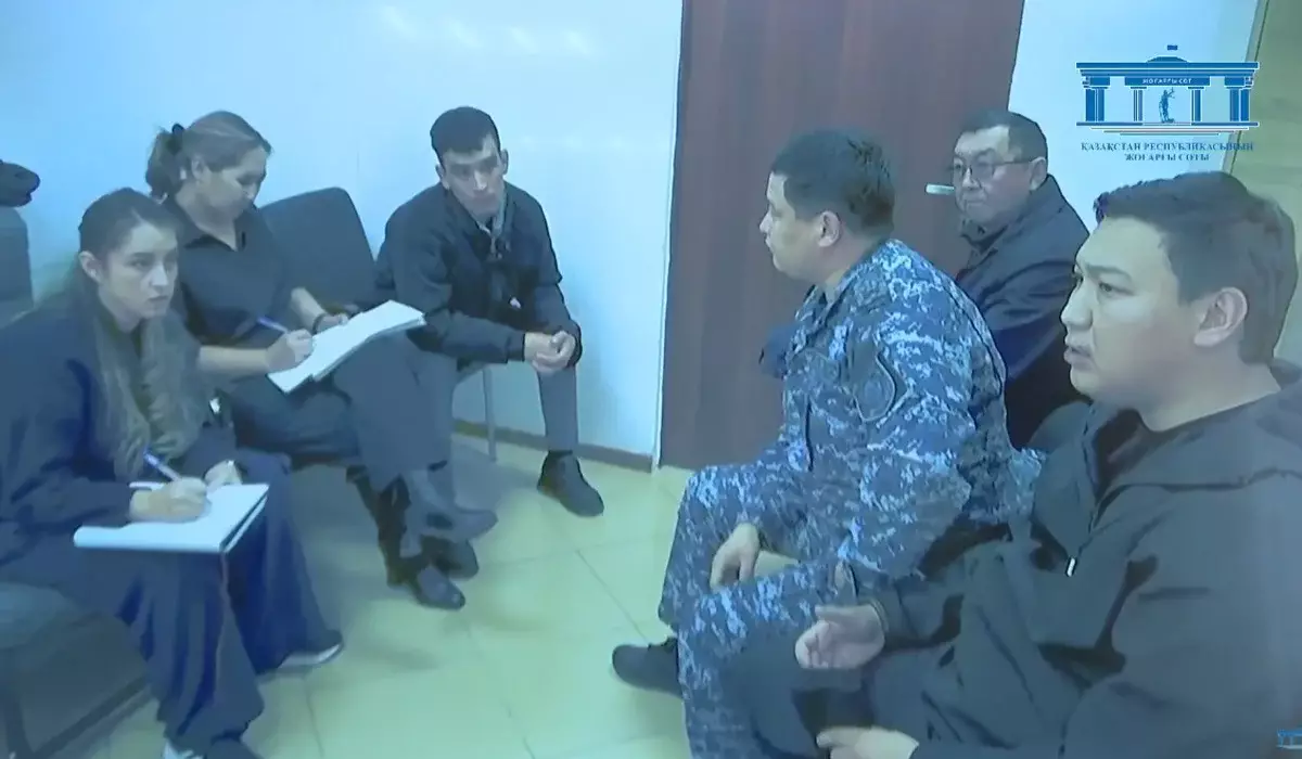 Қансырап жатқан Шерзаттың басын көтеріп, көмек шақырған Ғайыпбаевты ұрып-тепкен – Шынасылдың жауабы
