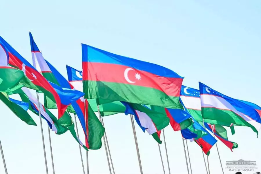 Узбекистан ратифицировал договор о союзничестве с Азербайджаном