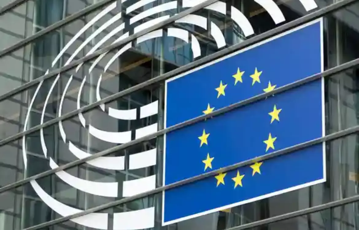 Парламент ЕС проголосовал за пошлины на продукцию из РФ и РБ