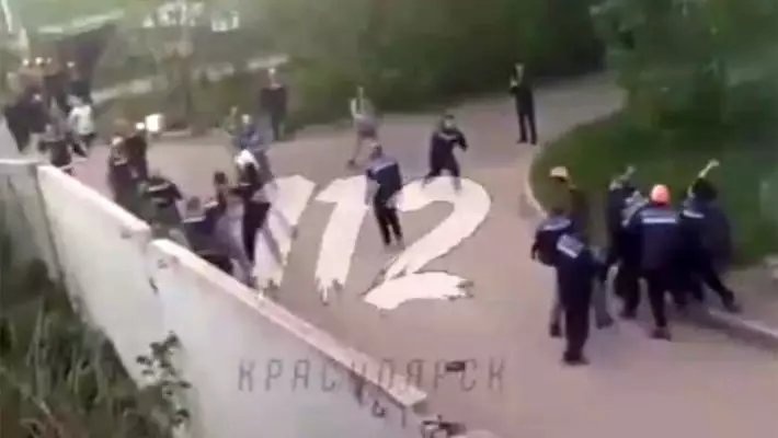 В России рабочие из Узбекистана и Китая устроили массовую драку