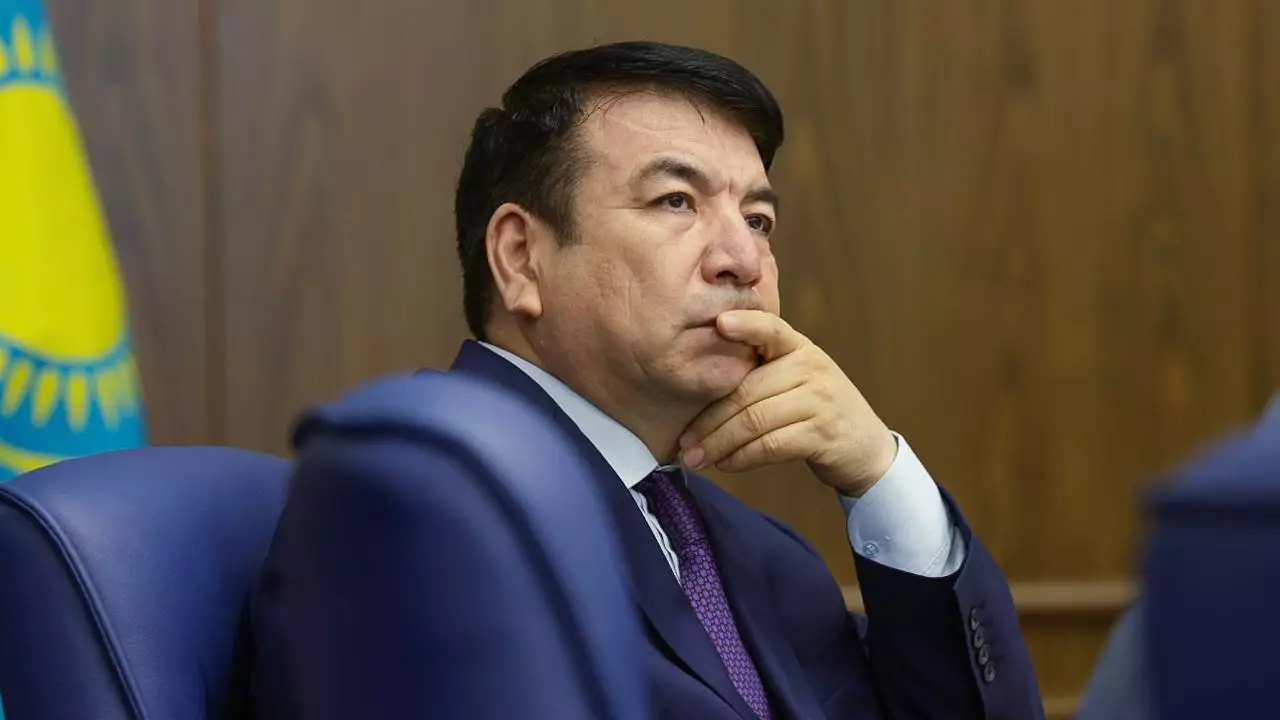 Министр Ғ.Бейсембаев мұғалім мен оқушыны әбден мезі етіп, шаршатты