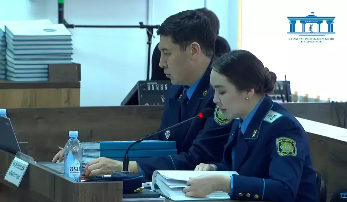 «У меня брат погиб, он тут смеется»: перепалка вспыхнула между дядей Шерзата и подсудимым