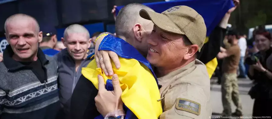 Ресей мен Украина 390-нан астам адамды тұтқыннан босатты