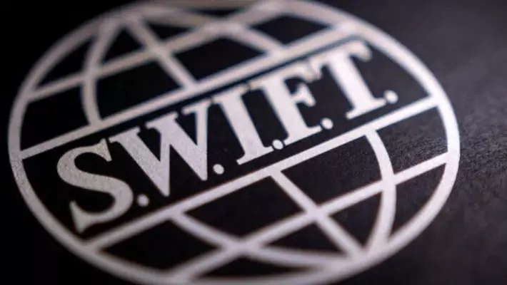 ЕС обсуждает возможность отключения более 20 банков от SWIFT в рамках санкций