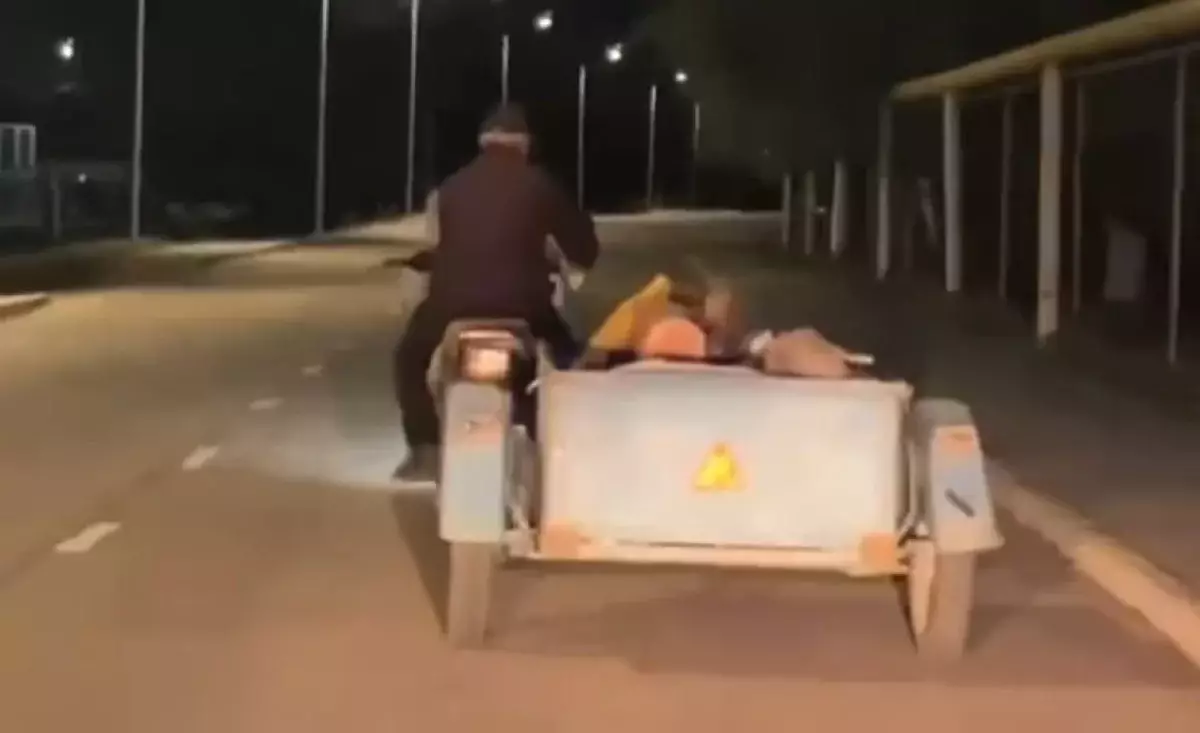 Жетісу облысында полицейлер ауылдарды аралап, нөмірсіз жүрген мотоциклдерді алып кетті