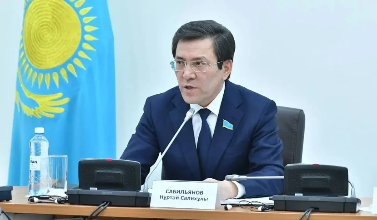Нұрлан Сәбильянов сын көтермейтін жолдардың жағдайын айтып, дабыл қақты
