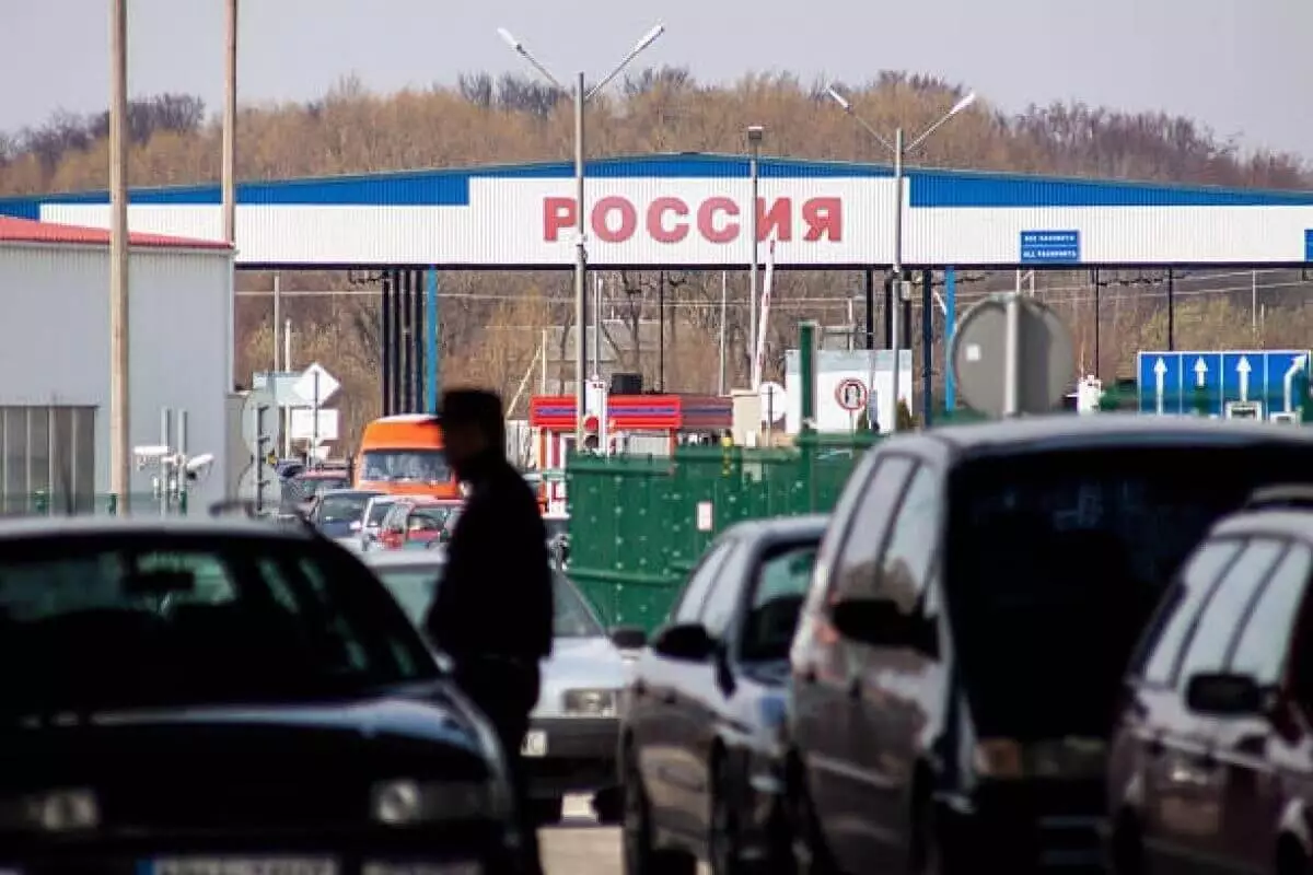Актюбинские водители жалуются на очередь на границе с Россией