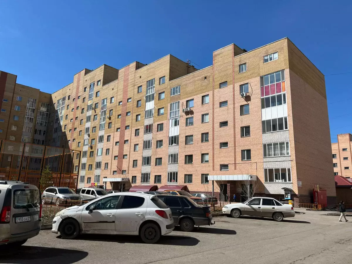 Эй вы, там, наверху! В жилом комплексе Астаны технический этаж превратили в квартиры