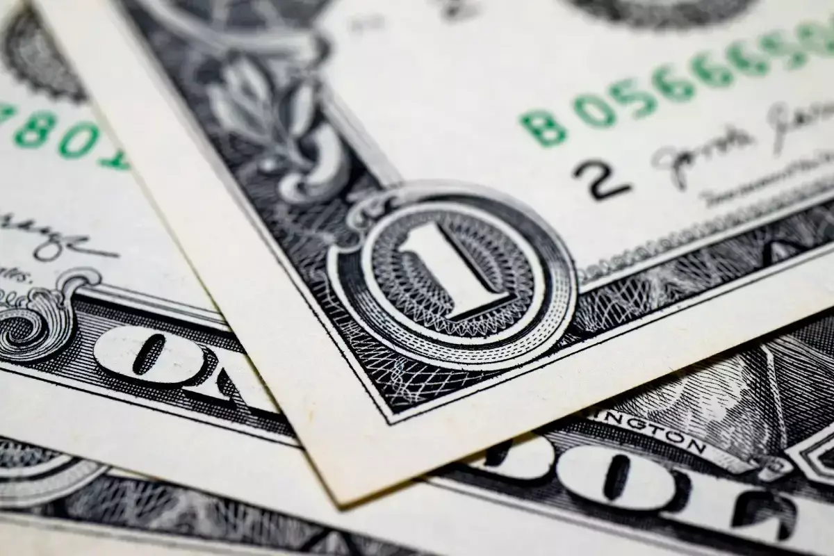 Курс валют на 30 мая 2025