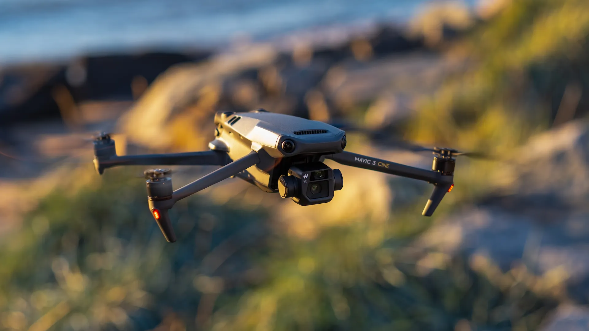 Китай перестал продавать дроны Mavic Украине и Европе, но продолжает поставки в Россию — Bloomberg