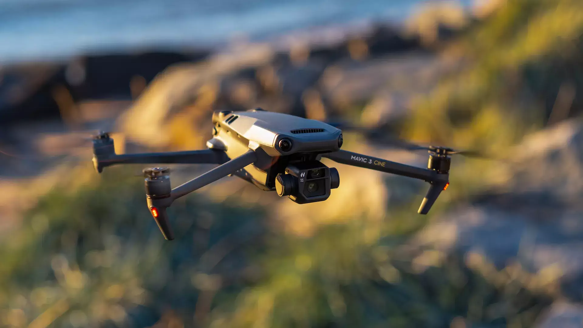Китай перестал продавать дроны Mavic Украине и Европе, но продолжает поставки в Россию — Bloomberg