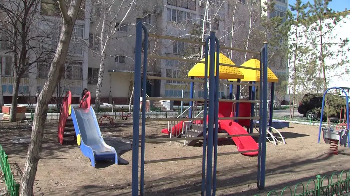 Маңғыстауда әкімнен ойын алаңын сұраған балақай көпшілікті сүйсінтті (Видео)