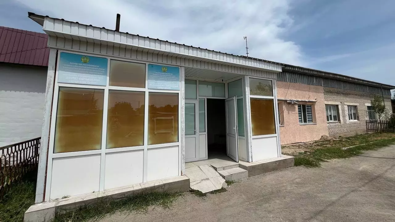 "Тамара Егізбекқызының қысымы": Талғар ауданында дәрігерлер жұмыстан жаппай кетіп жатыр (Видео)