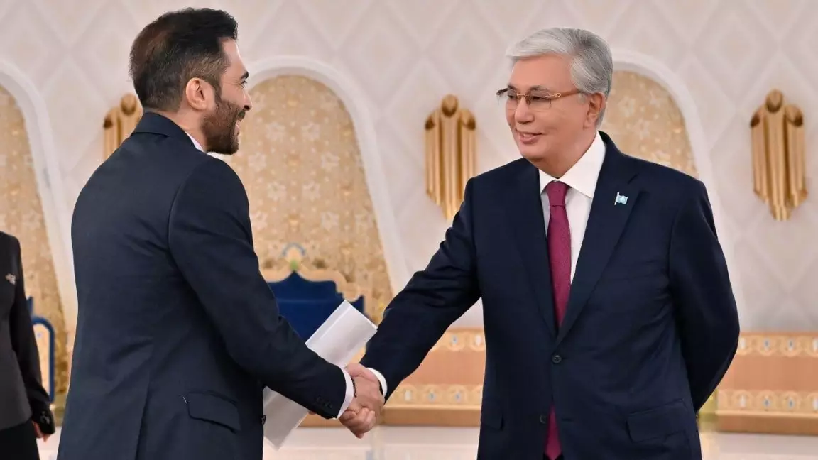 Тоқаев: “Назарбаевтың – қазіргі заманғы тарихымыздағы алғашқы президенттің тарихи рөлін мойындауымыз керек”