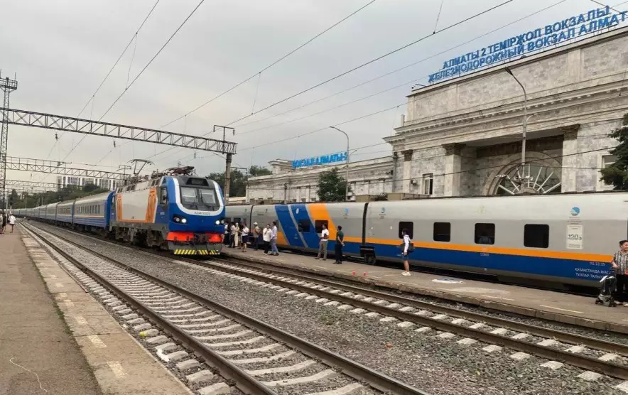 Жазда теміржол көлігімен 7 млн жолаушы тасымалданады