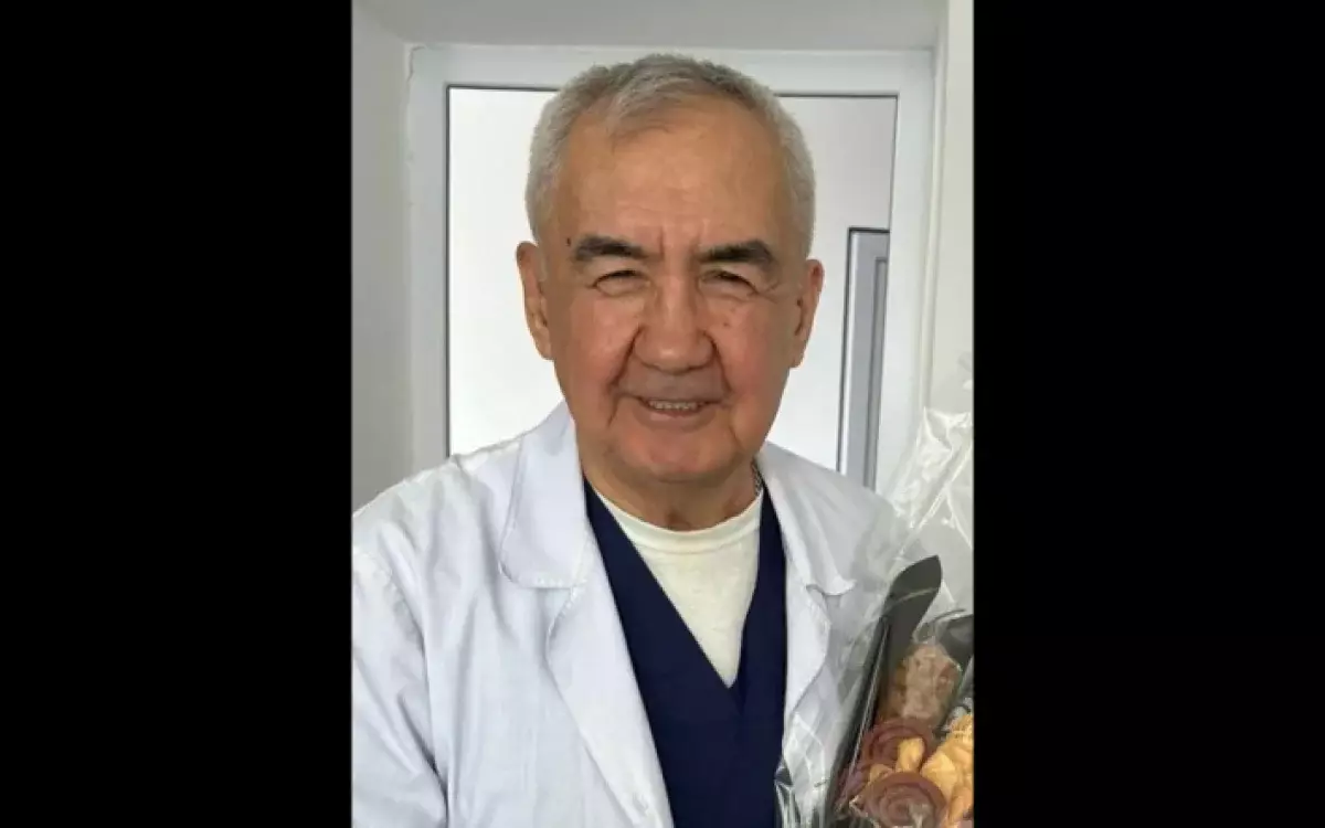 На западе Казахстана убили известного врача