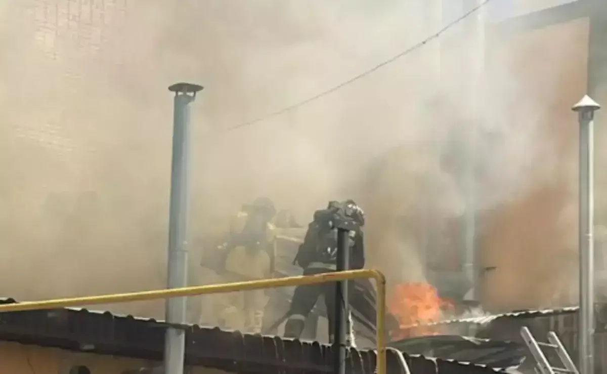 Пожар и взрыв произошли в одном из магазинов Актобе