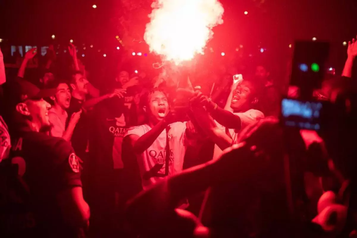 “ПСЖ”-ның Чемпиондар лигасындағы жеңісінен кейін Франциядағы тәртіпсіздік салдарынан 2 адам қаза тауып, 192 адам жараланды